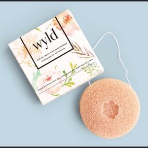 NEW Wyld Konjac French Pink Clay Facial Sponge